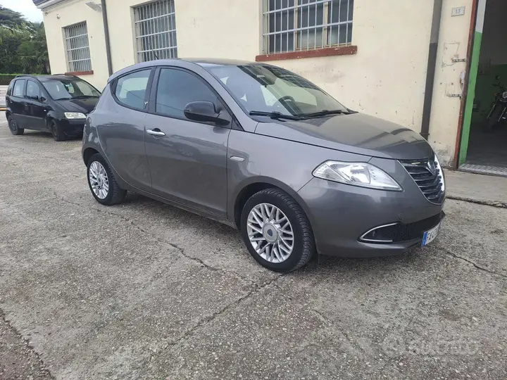 Lancia Ypsilon 2014 photo 3