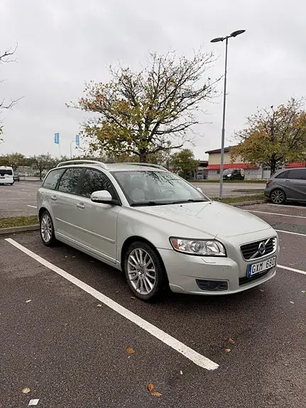 Volvo V50 2011 photo 2