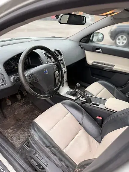 Volvo V50 2011 photo 4