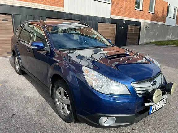 Subaru Outback 2010 photo 2