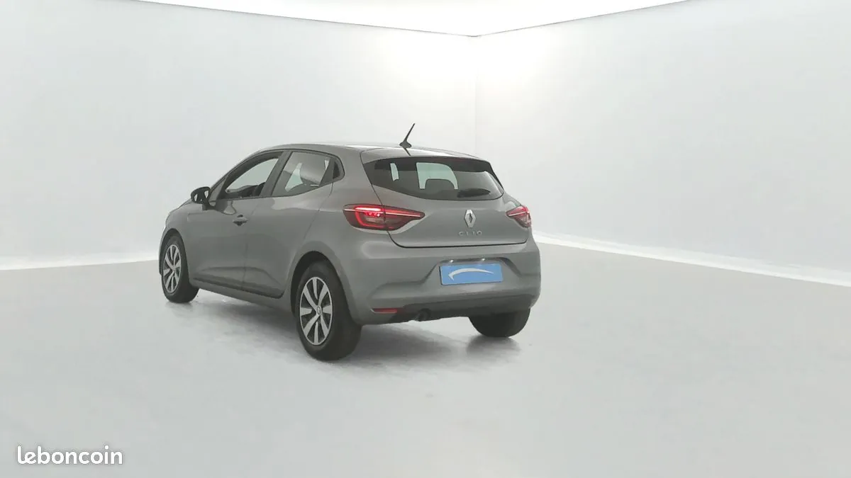 Renault Clio 2023 photo 3