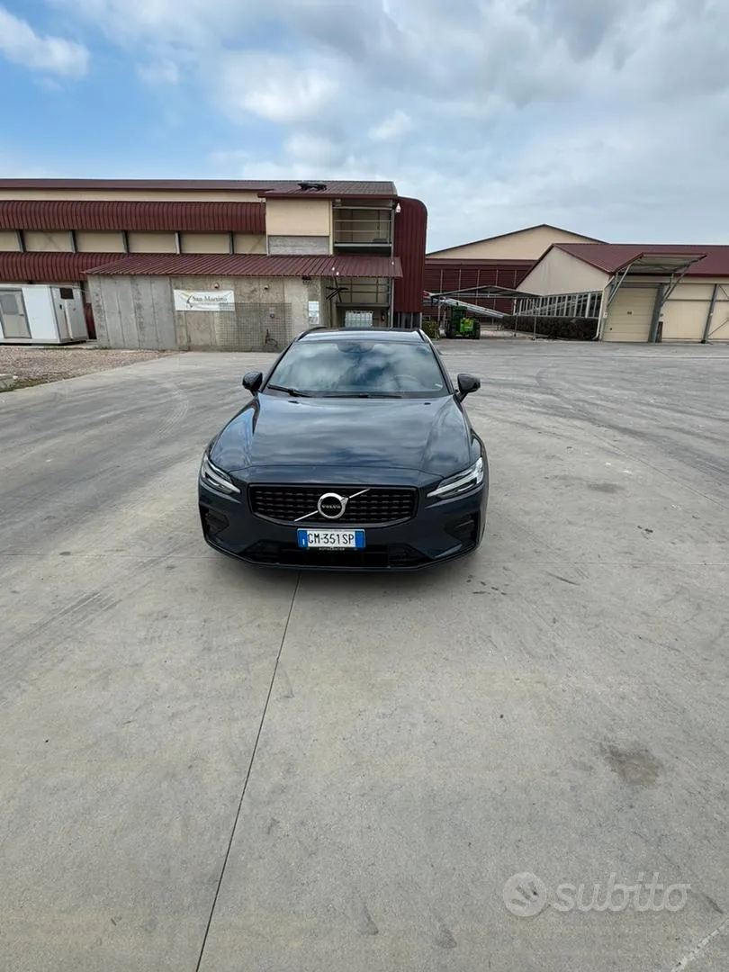 Volvo V60 2023 photo 3