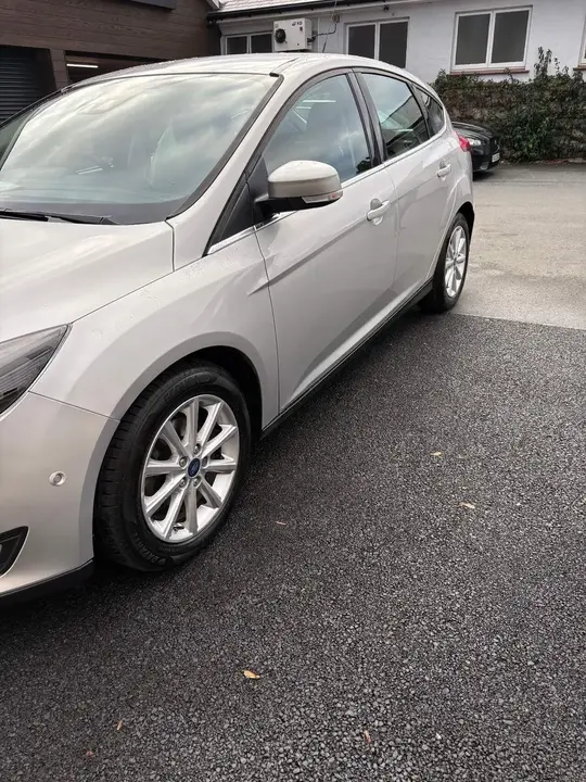 Ford Focus 2016 photo 2
