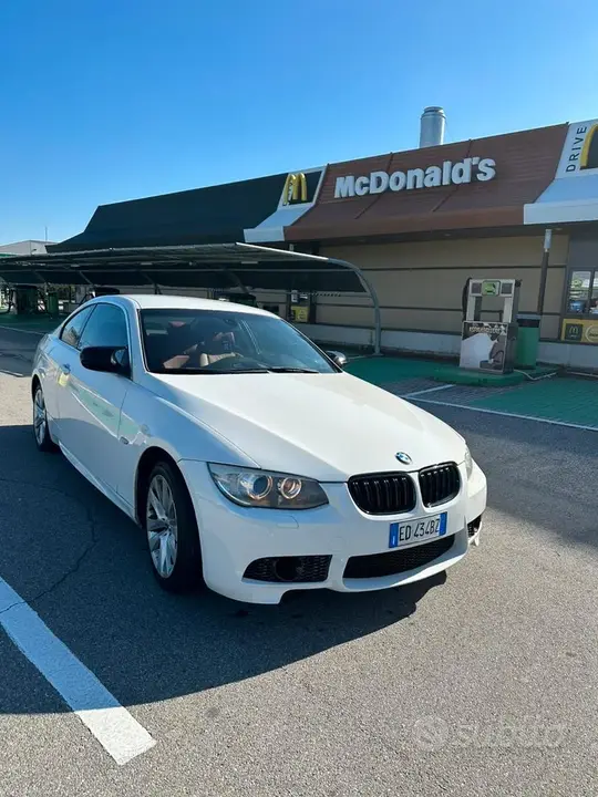 BMW 330D 2010 photo 3
