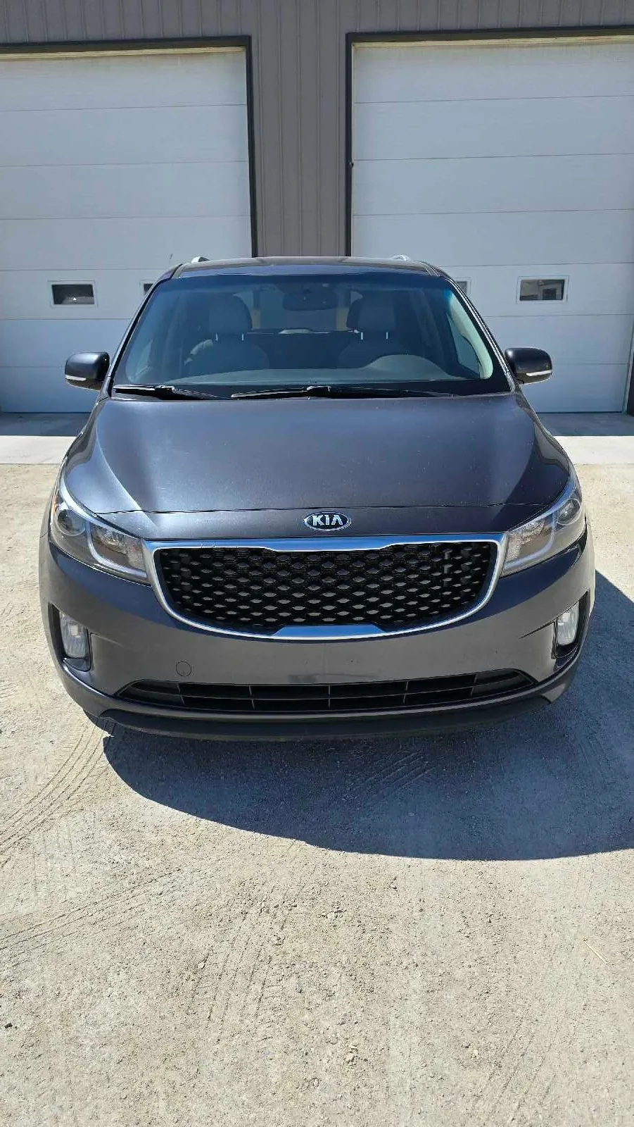 Kia Sedona 2016 photo 2