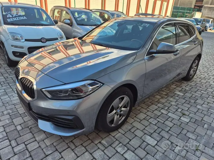 BMW 116D 2022 photo 2