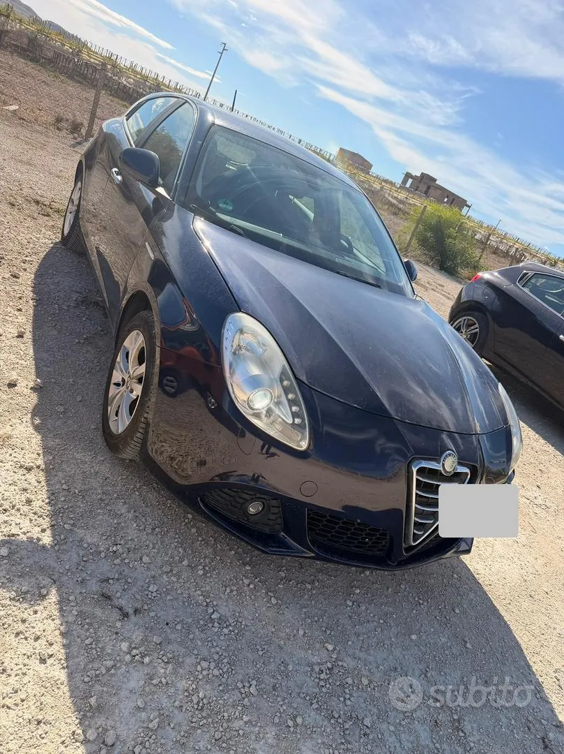 Alfa Romeo Giulietta 2011 photo 2