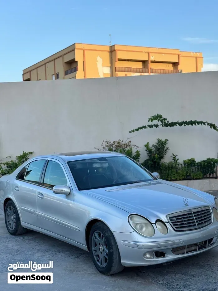 Mercedes-Benz E-Class 2006 photo 2