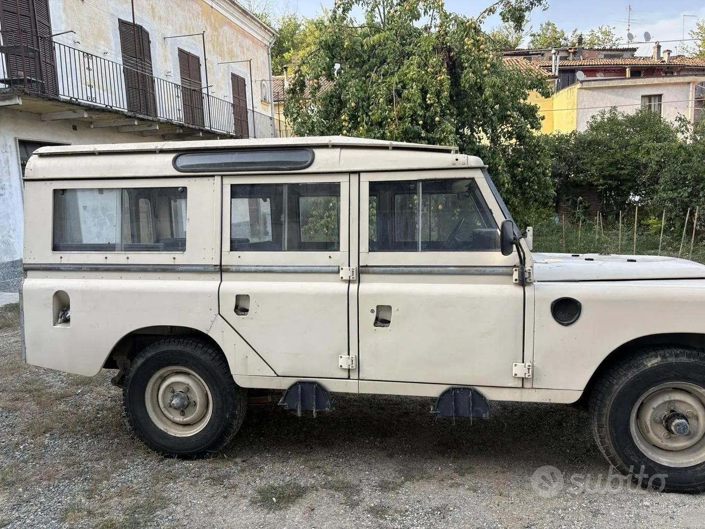 Land Rover 109 1970 photo 4