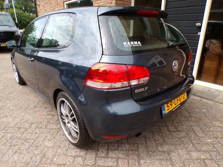 Volkswagen Golf 2010 photo 3