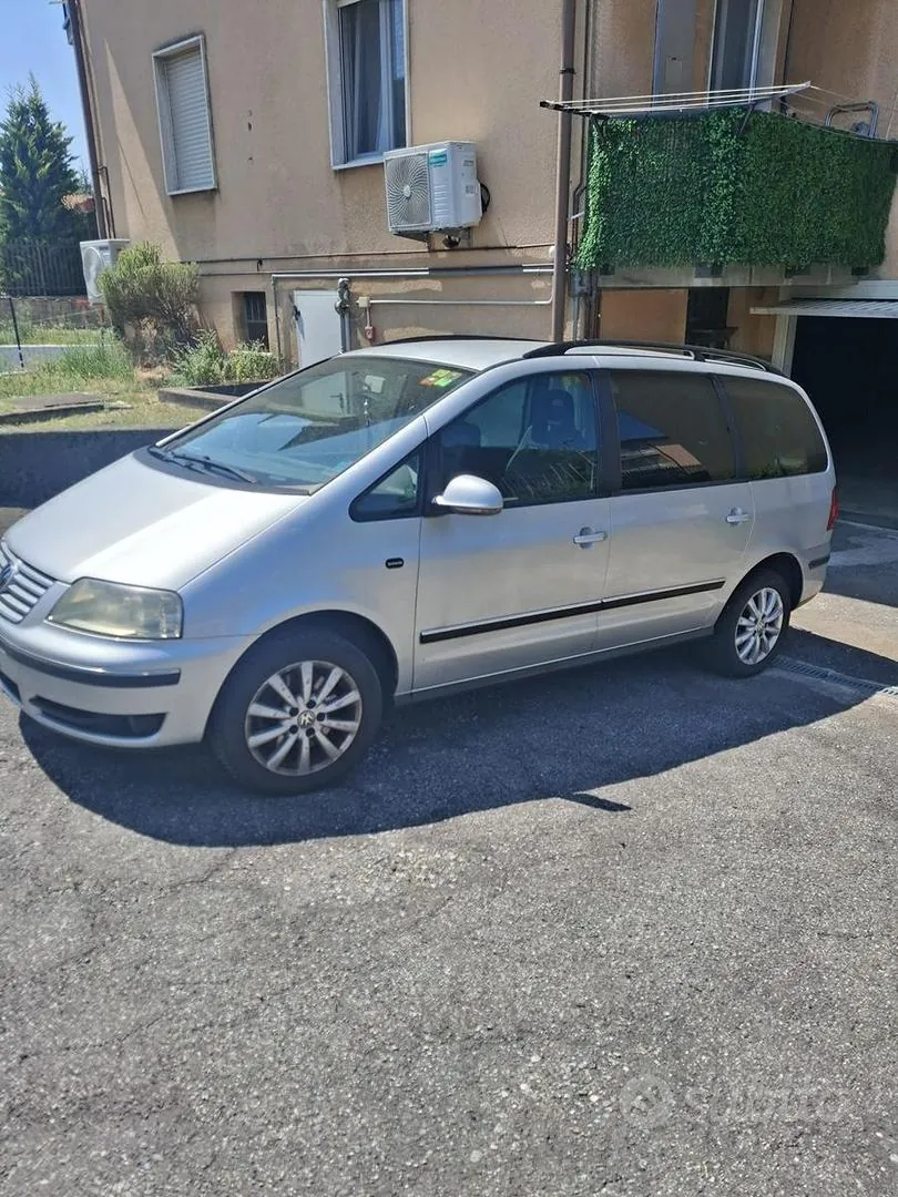 Volkswagen Sharan 2005 photo 2