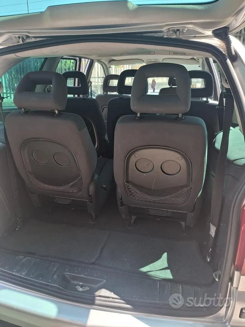Volkswagen Sharan 2005 photo 5