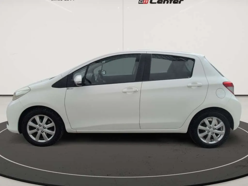 Toyota Yaris 2012 photo 2