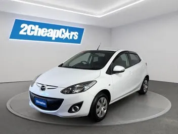 Mazda Demio 2013 photo 2