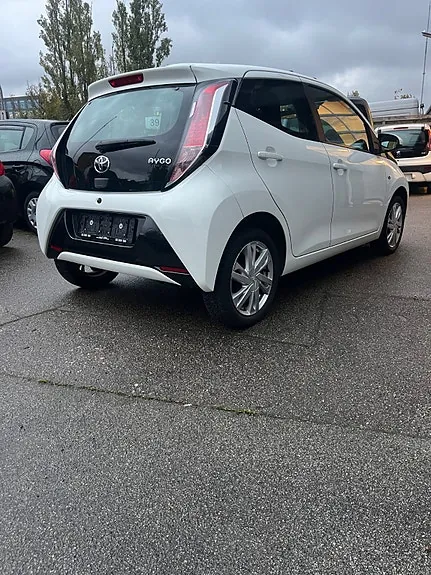 Toyota Aygo 2015 photo 2