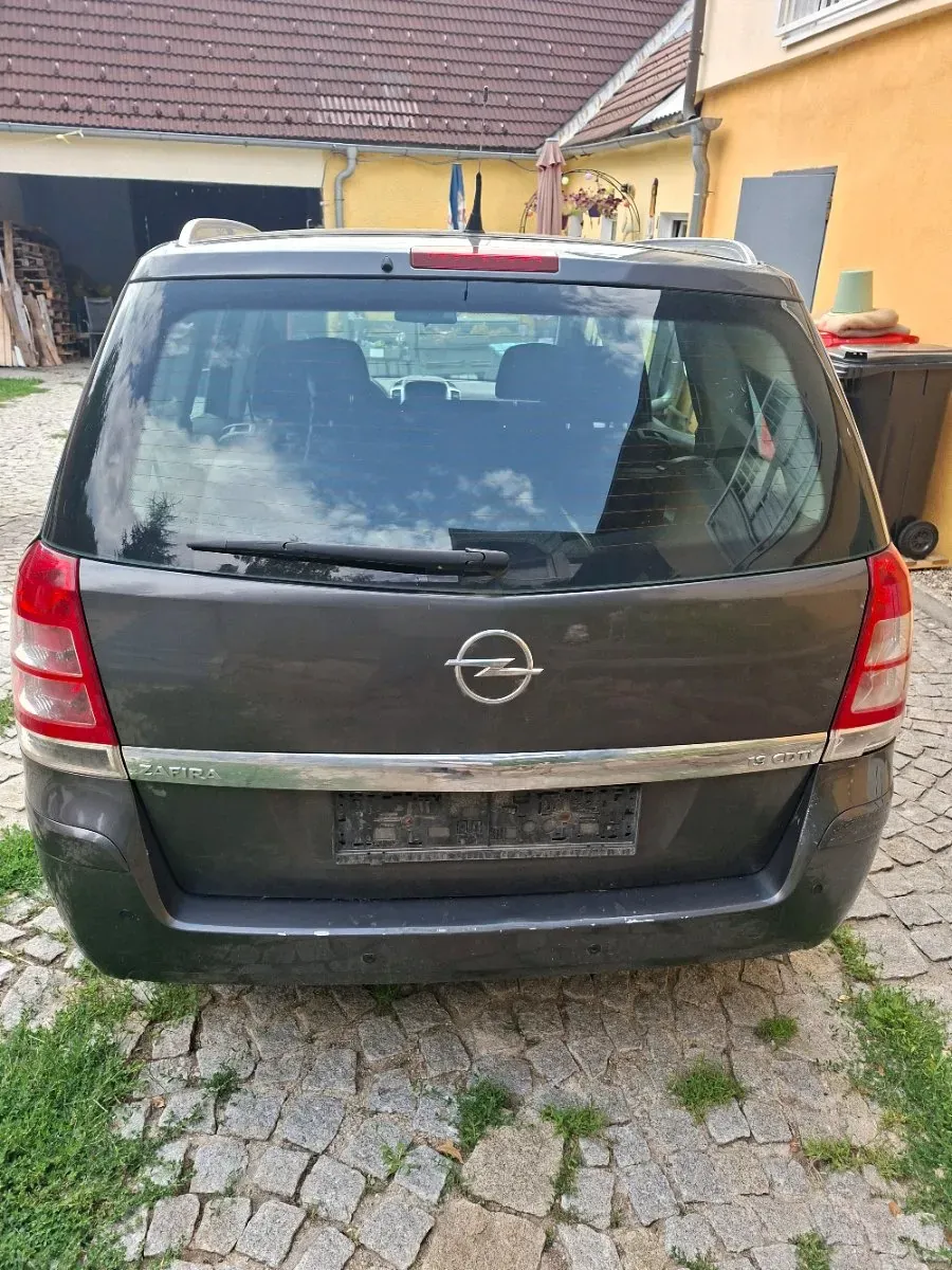 Opel Zafira Tourer 2009 photo 3