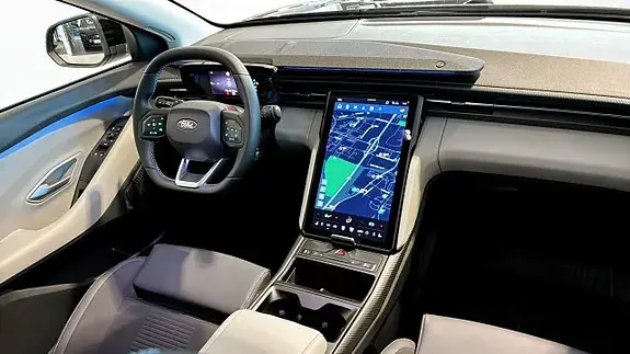 Ford Explorer 2026 photo 4