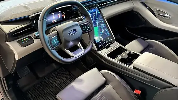 Ford Explorer 2026 photo 3