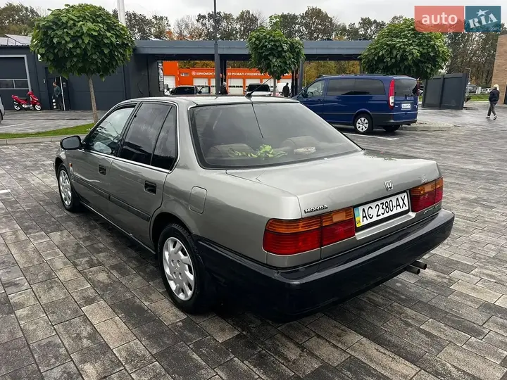 Honda Accord 1990 photo 5