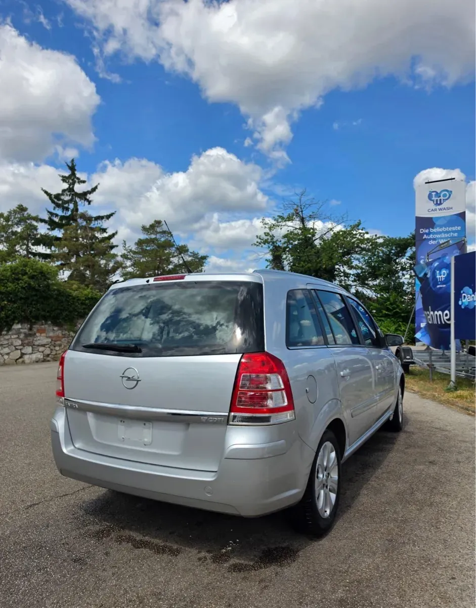 Opel Zafira 2009 photo 2