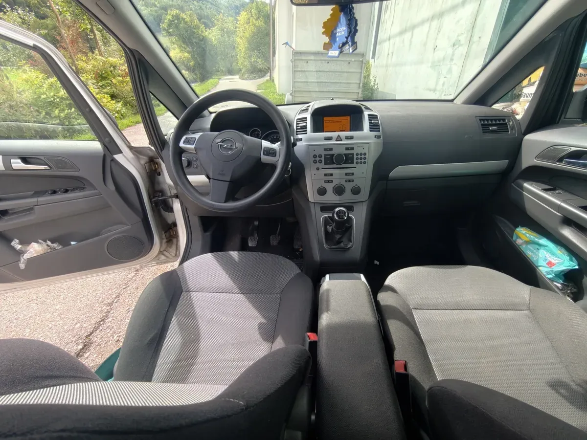 Opel Zafira 2009 photo 3