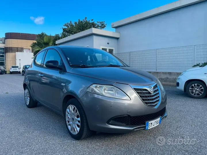 Lancia Ypsilon 2012 photo 2