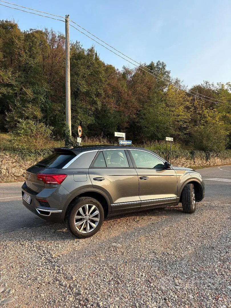 Volkswagen T-Roc 2020 photo 2