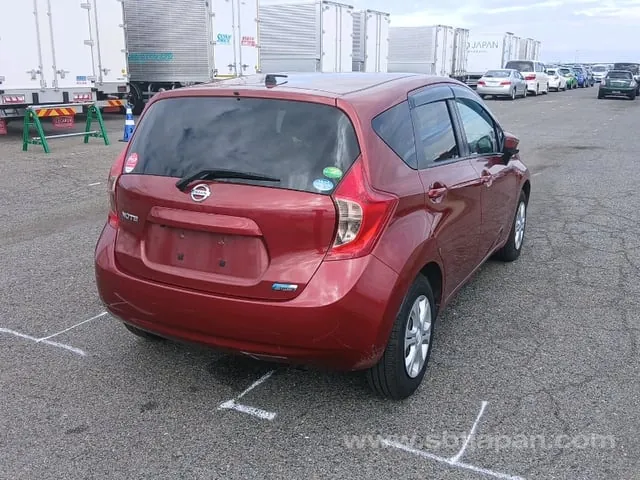 Nissan Note 2015 photo 4