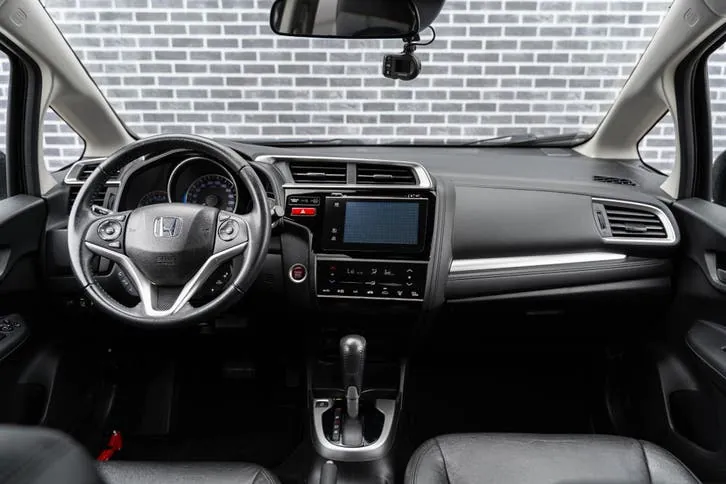 Honda Jazz 2017 photo 2