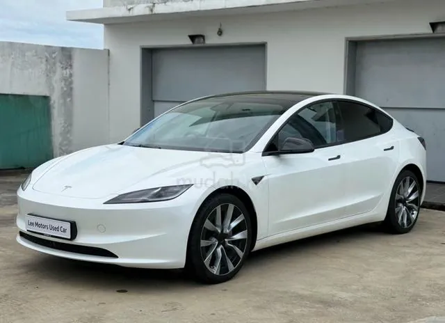Tesla Model 3 Long Range