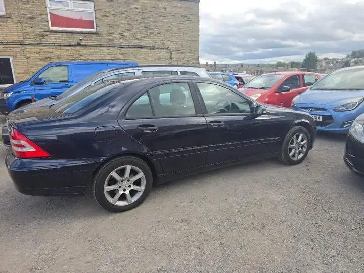 Mercedes-Benz C-Class 2006 photo 4