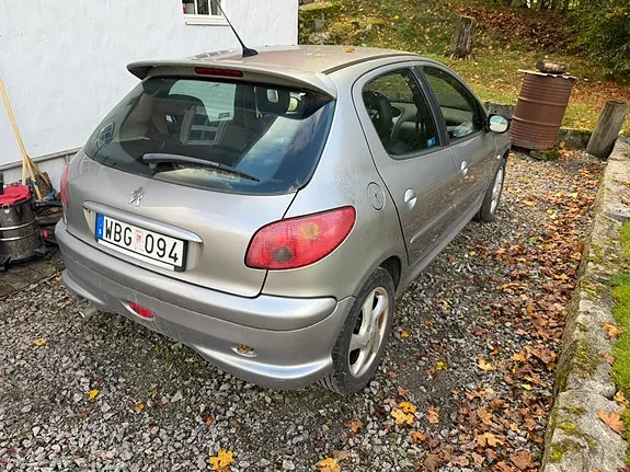 Peugeot 206 2004 photo 3