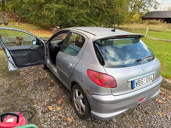 Peugeot 206 2004 photo 4