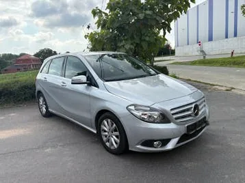 Mercedes-Benz B 180