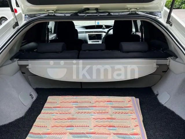 Toyota Prius 2014 photo 2