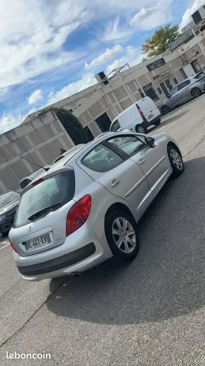Peugeot 207 2008 photo 2