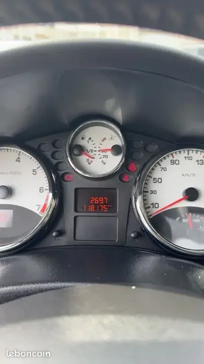 Peugeot 207 2008 photo 4