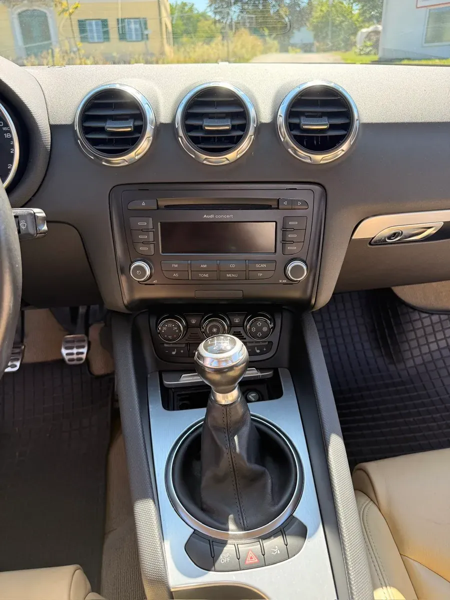Audi Tt 2010 photo 3