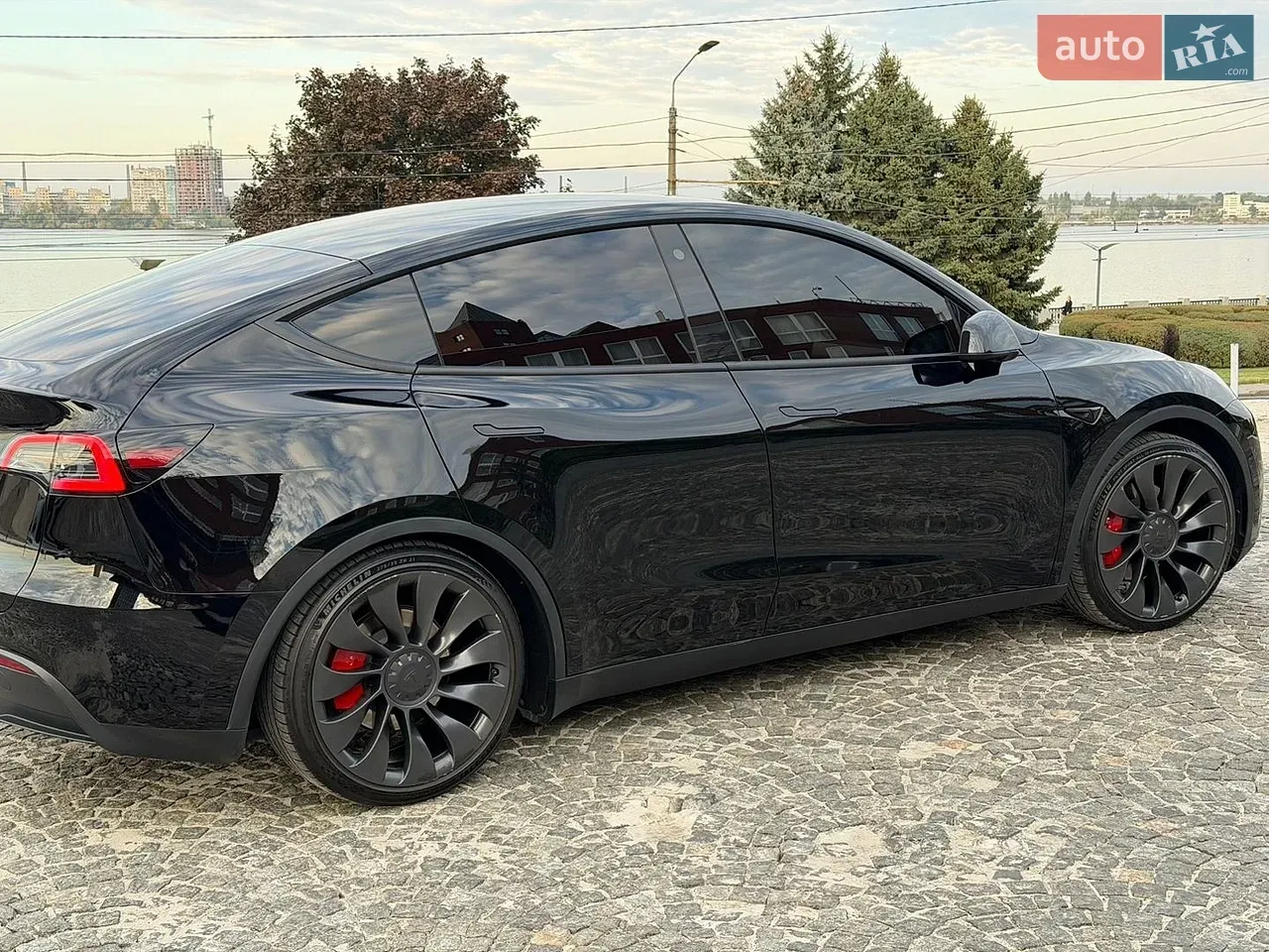 Tesla Model Y 2023 photo 3