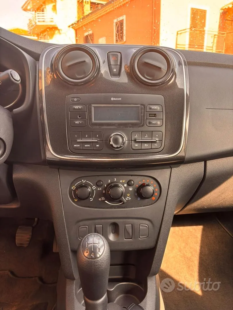 Dacia Sandero 2018 photo 4