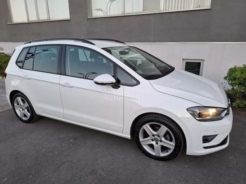 Volkswagen Golf Sportsvan 2017 photo 2