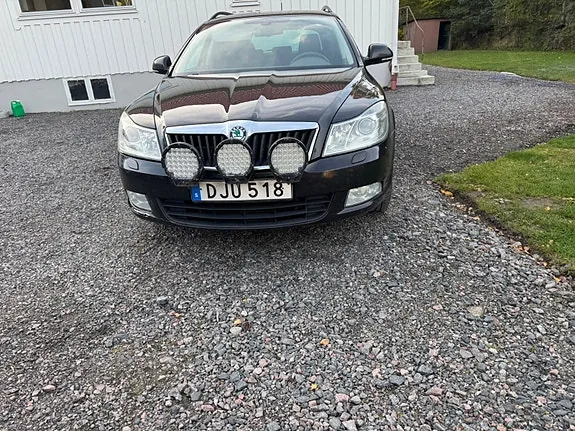 Skoda Octavia 2012 photo 3