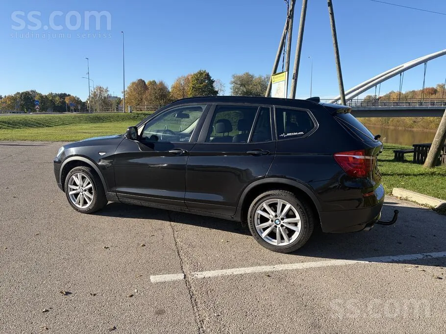 BMW X3 2012 photo 2
