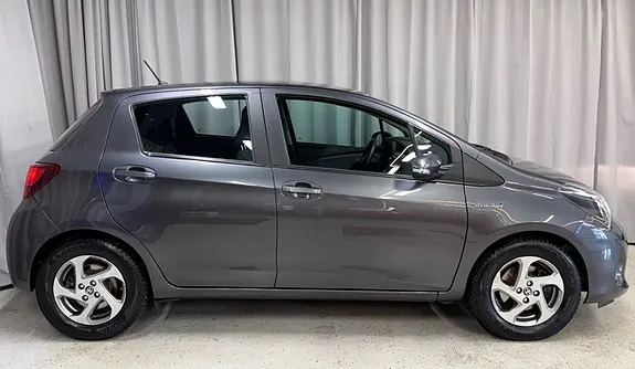 Toyota Yaris 2015 photo 5