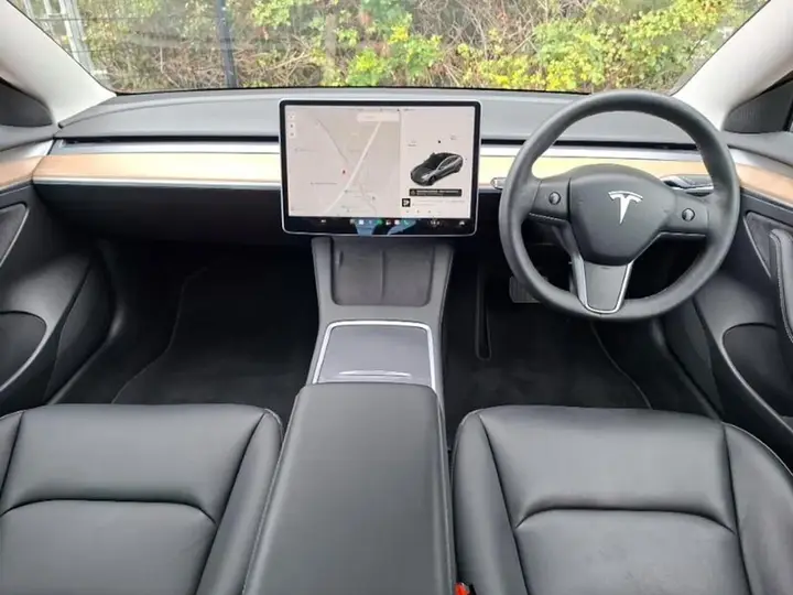 Tesla Model 3 2021 photo 3