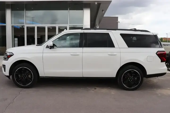 Ford Expedition 2023 photo 3