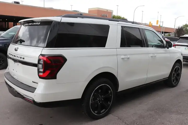 Ford Expedition 2023 photo 4