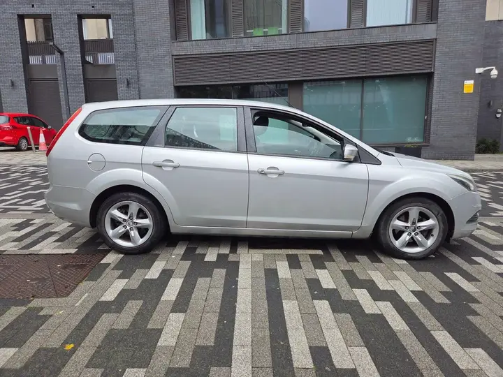 Ford Focus 2008 photo 4