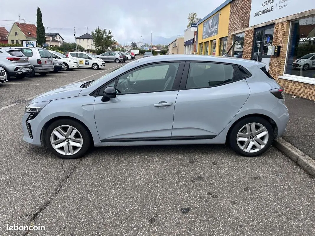 Renault Clio 2024 photo 2
