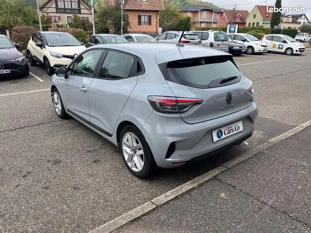 Renault Clio 2024 photo 3